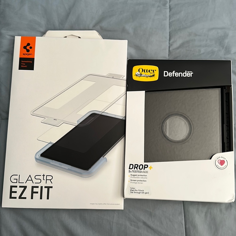 iPad Pro 11-inch (1st-4th gen) Otterbox Defender Case & ezfit screen protector.